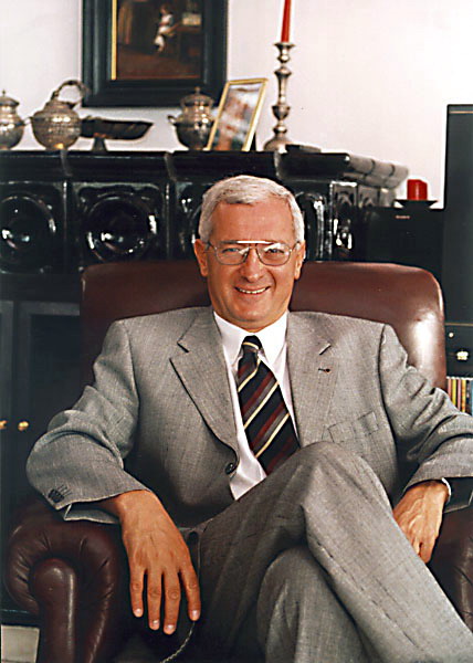 [Frunda+Gyorgy+de+meserie+anti-roman.jpg]