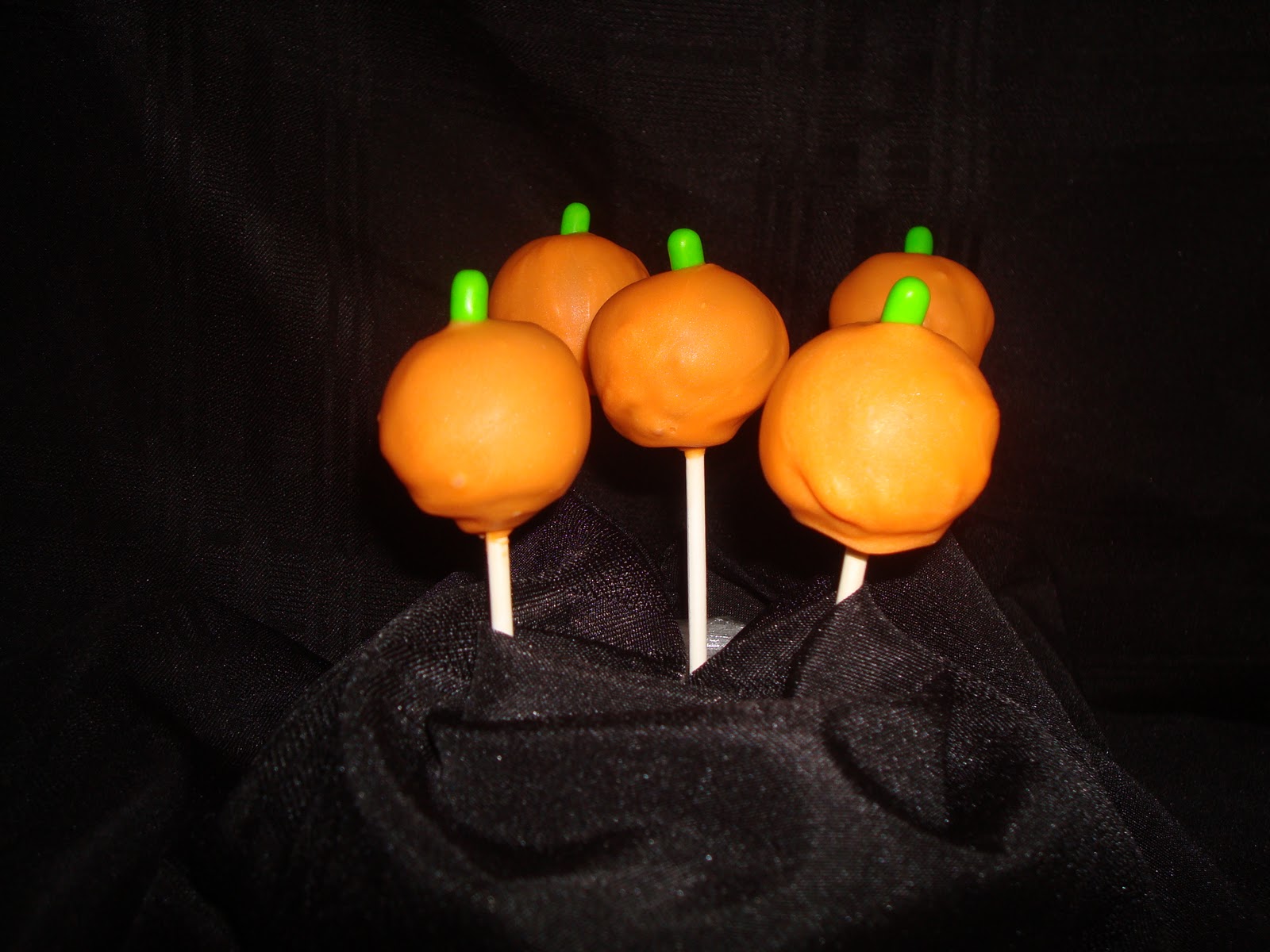 Cake 'N' Bake Sisters Halloween Cake Pops