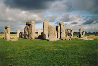 Seven Wonders of the Medieval World - stonehenge
