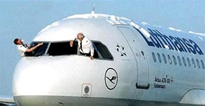 [HowToWashAiroplanes_07.jpg]