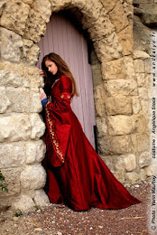 Robe de mariée médiévale : Dame Rouge