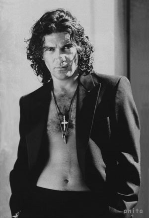 G C W: Antonio Banderas Wallpapers and Biography