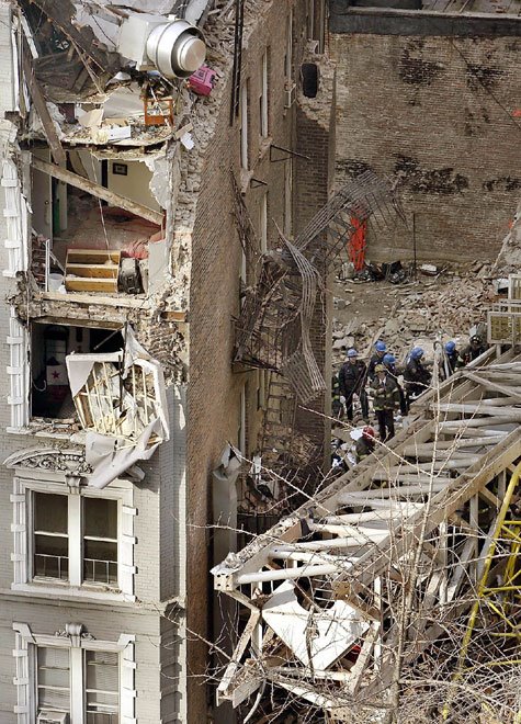 [crane+collapse.jpg]