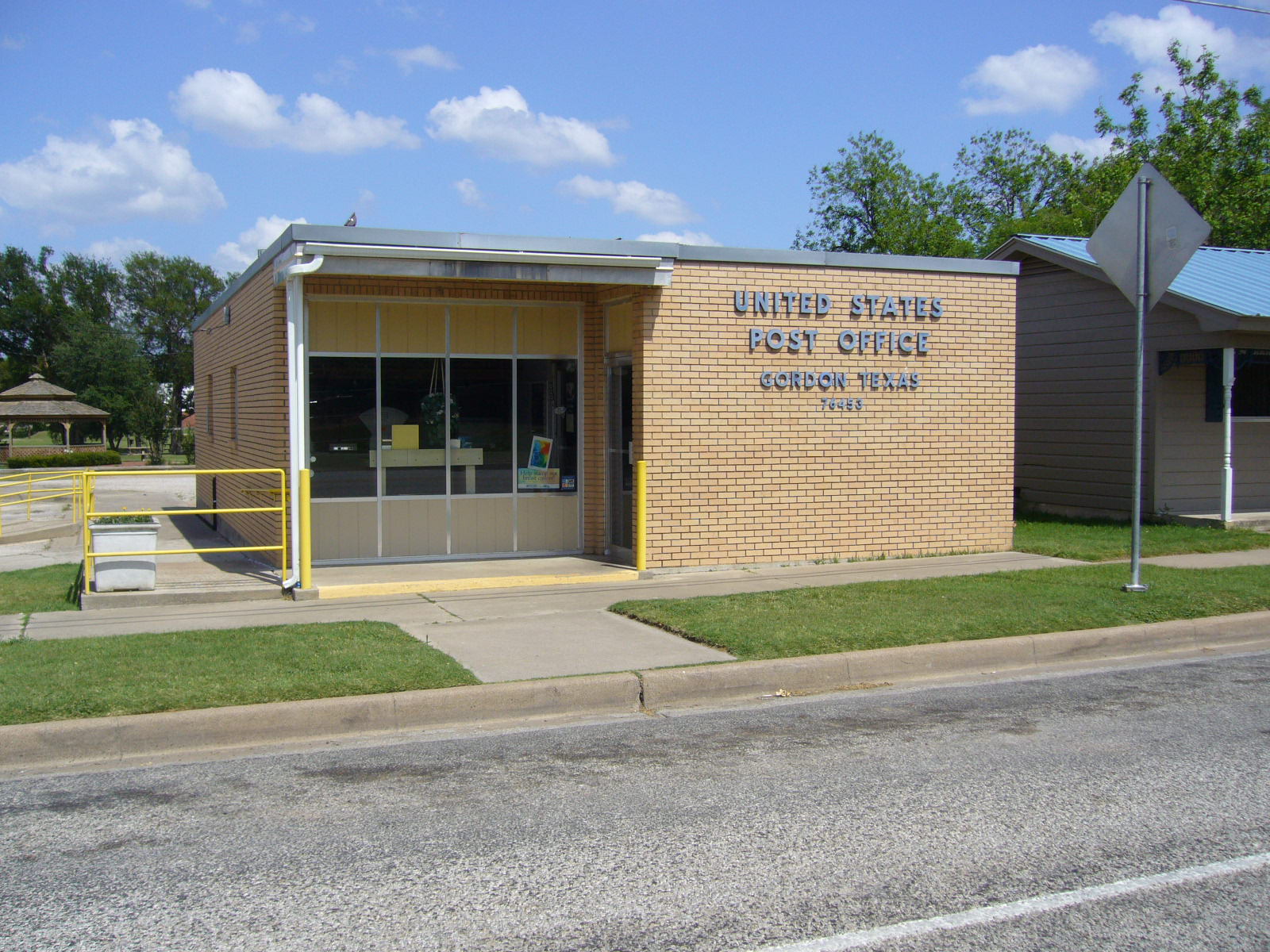 Edgecliff Casa LIFE IN THE SLOW LANE