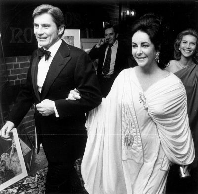 "Did You Just See What I Saw?!": More rare Elizabeth Taylor photos