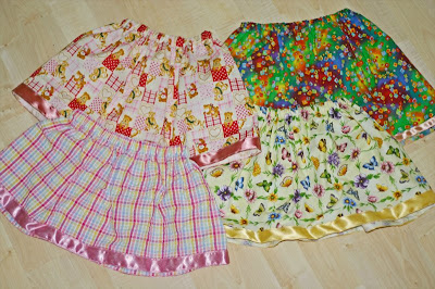 Free Knitting Pattern 50784-1, 50784-2 Child's Skirt : Lion Brand