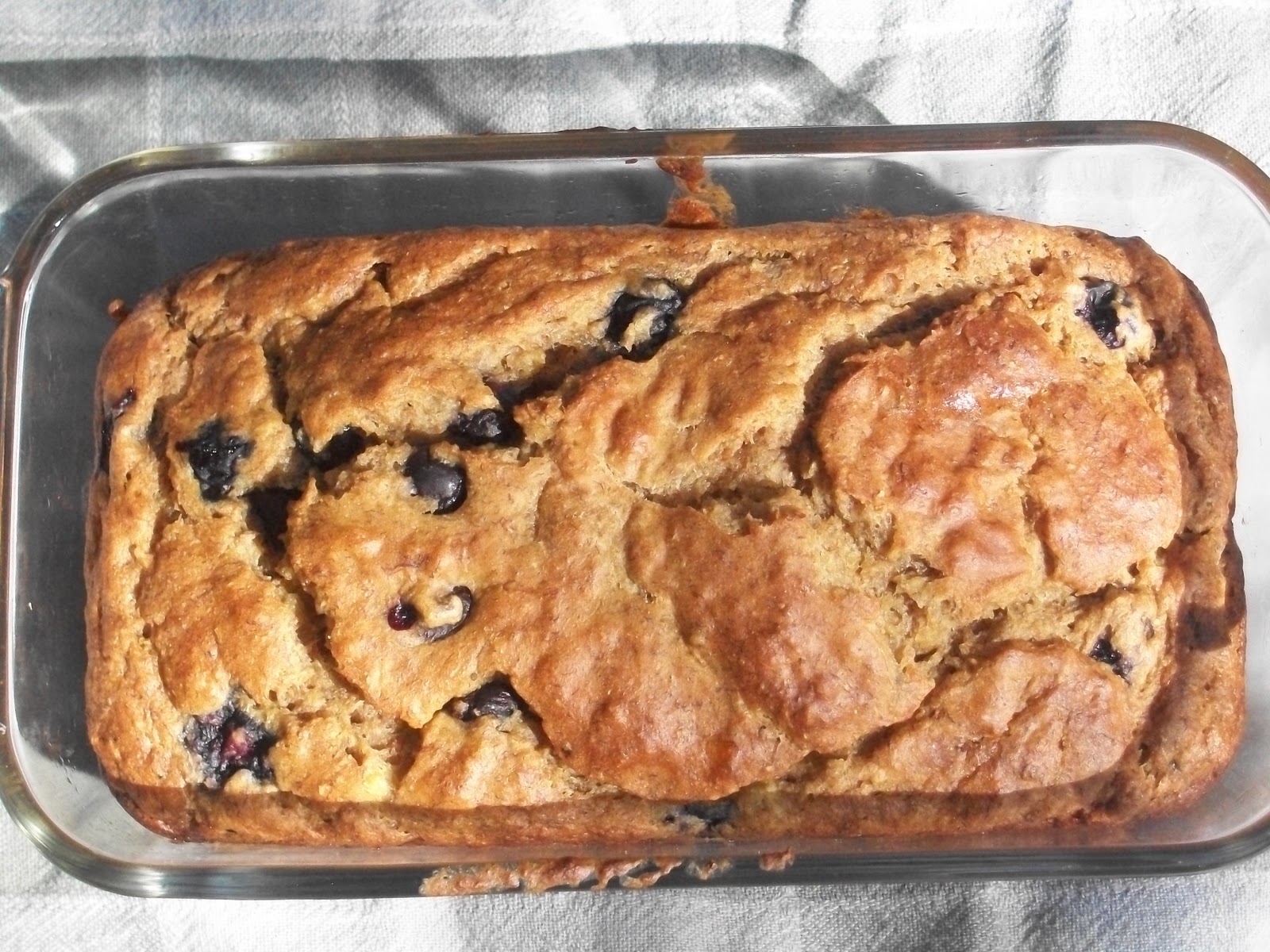 Bring It To The Table: Low Calorie Banana Blueberry Bread