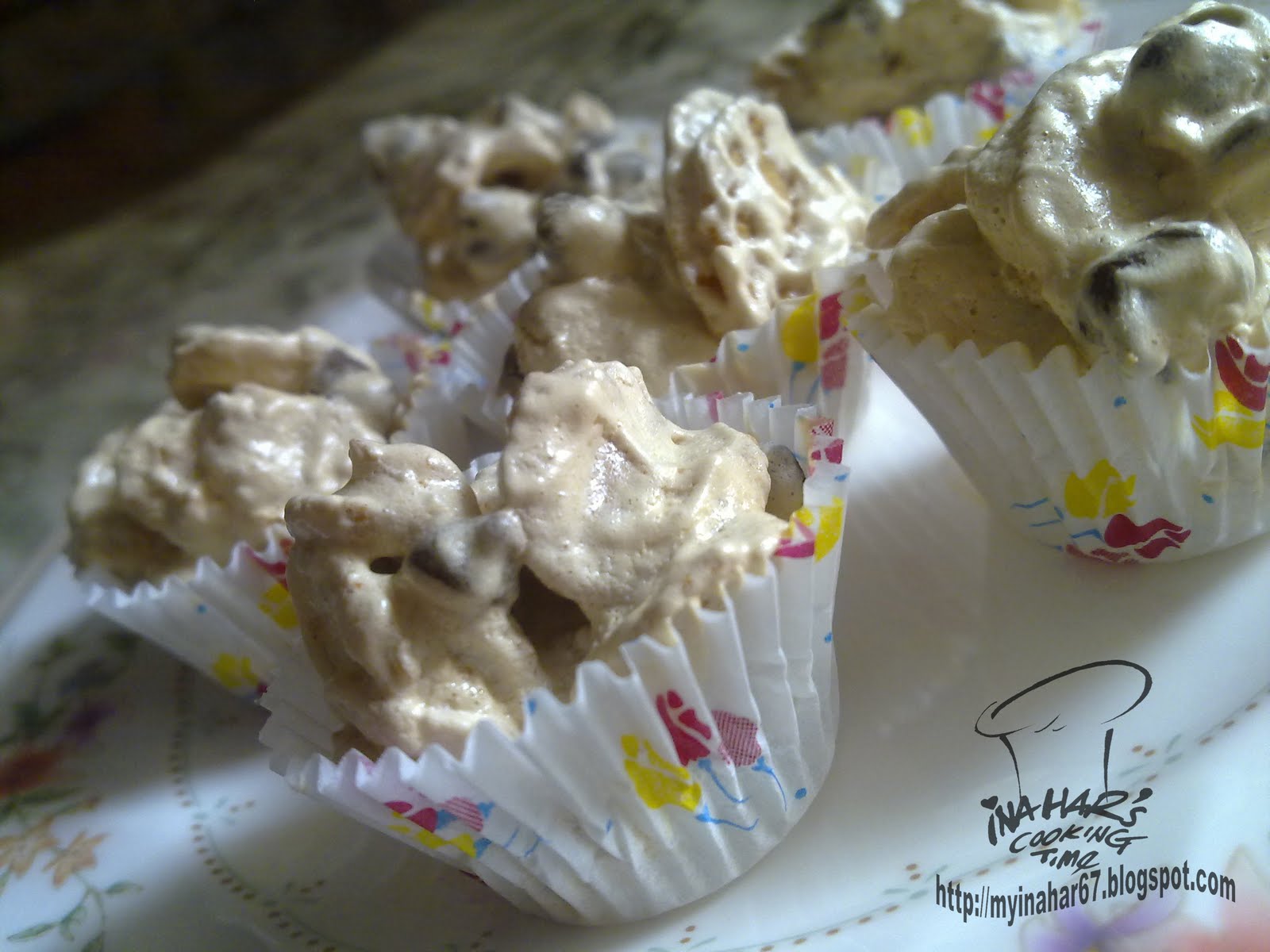 INAHAR'S COOKING TIME! CORNFLAKES MERINGUE COOKIES & HONEY CORNFLAKES