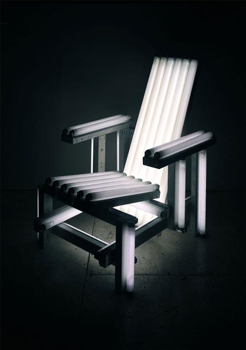 [ivan_navarro_electric_chair1-726640.jpg]