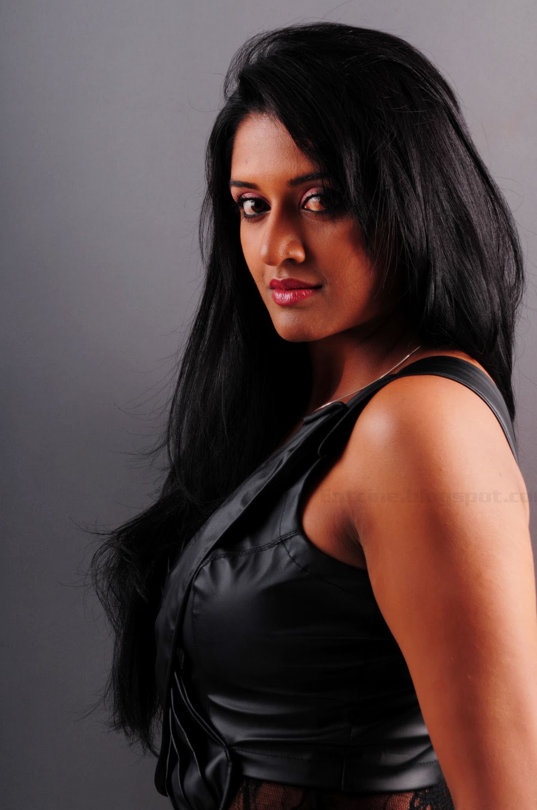 Entire Cinema Gallery - Movie Posters, Movie Gallery, Movie Stills ...