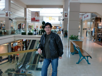 Norm visits Bayshore Shopping Centre
