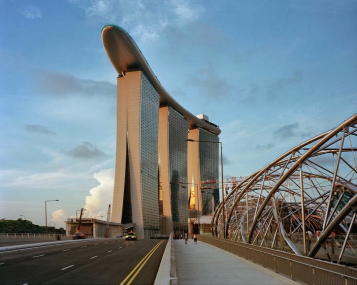 Marina-Bay-Sands-Architecture--Moshe-Safdie-Singapore-yatzer_13.jpg