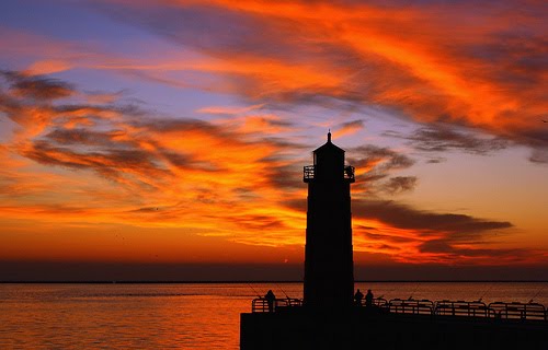 lighthouse+sunrise+by+Indy+Kethdy+at+flickr.jpg