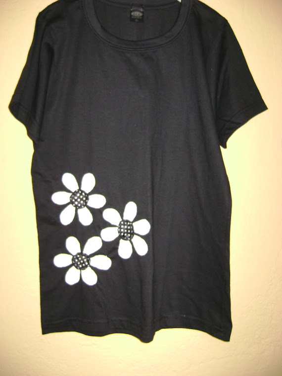 camisa de Manga preta com bordado de flores