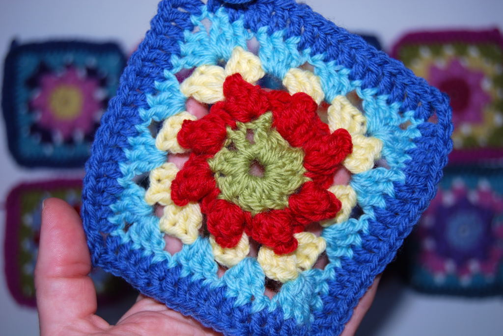 JuliaCrossland Popcorn Flower Granny Squares Tutorial