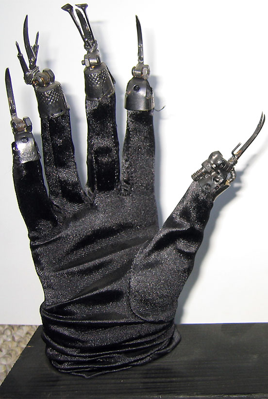 toyhaven Catwoman's Claws for "Batman Returns" the Real Deal