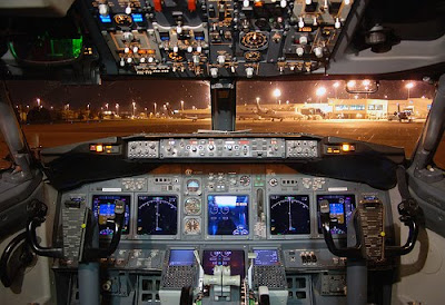 737 200 cockpit