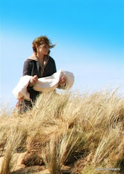 dobby harry potter dead hermione granger hallows deathly background panache emma sad dorothy fanpop series insygnia books scene elf buried