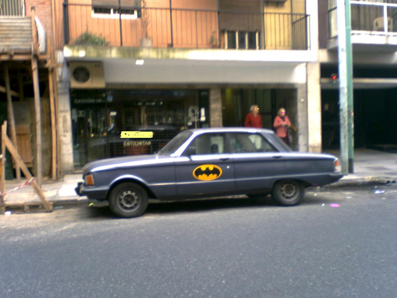 [batman+en+ford+falcon.jpg]