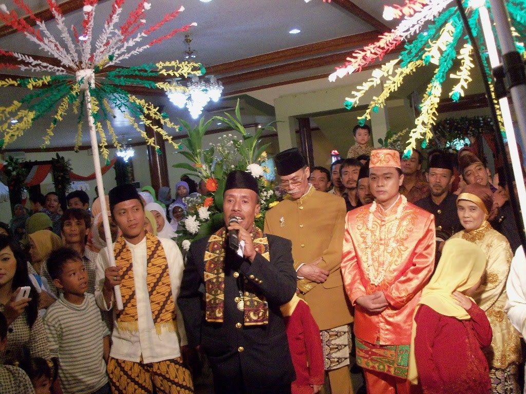 pernikahan adat betawi modern hijab