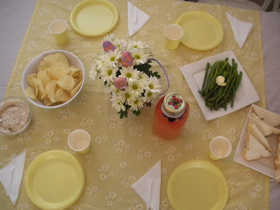 The American Homemaker: Indoor Picnic Tablescape