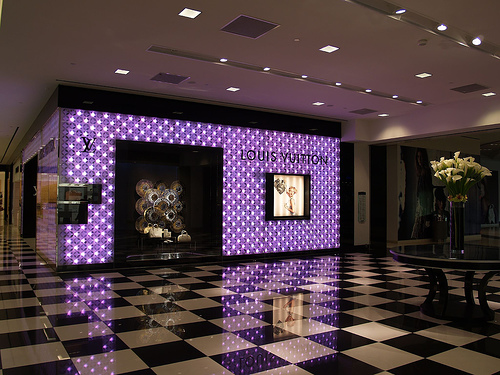 Retail Details: Bloomingdale&#39;s: Glossy Interiors and Increased Upscale Merchandise