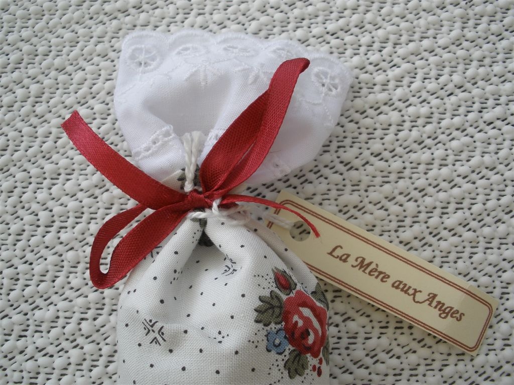 MARIETTE'S BACK TO BASICS {7 French Country Style Lavender Sachets}