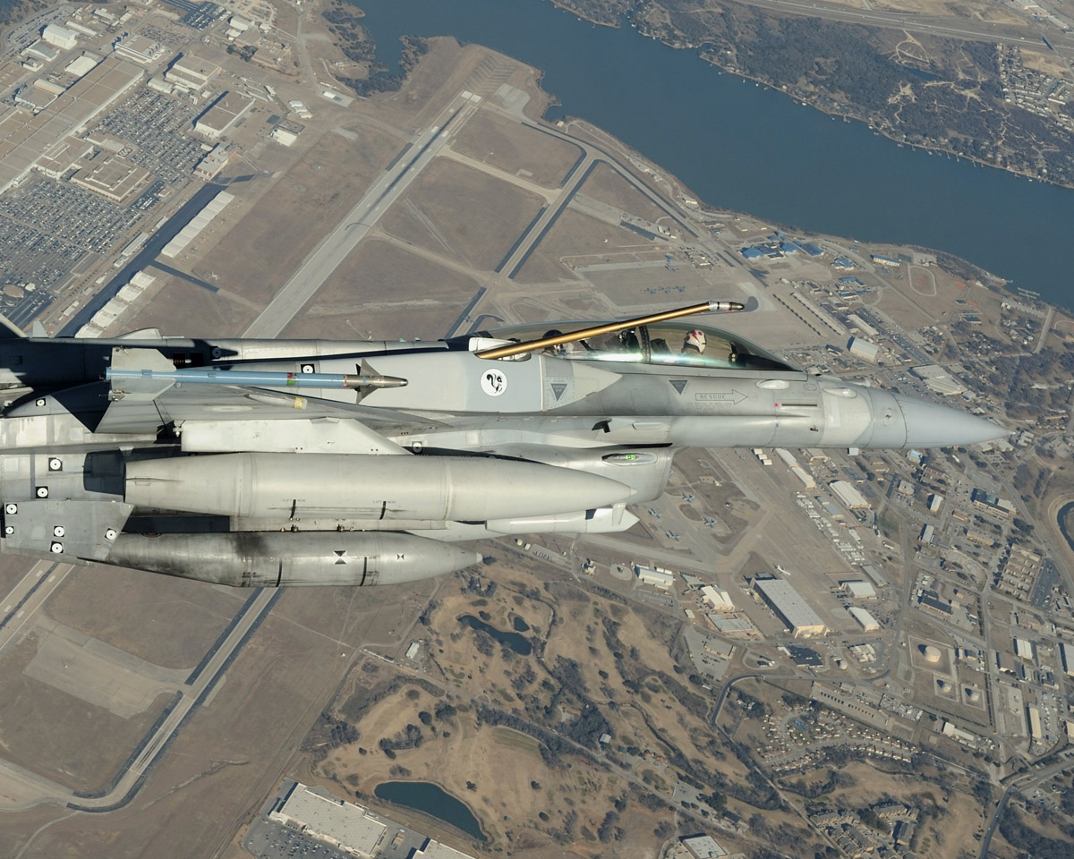 SNAFU! F16 conformal fuel tank refueling probe...