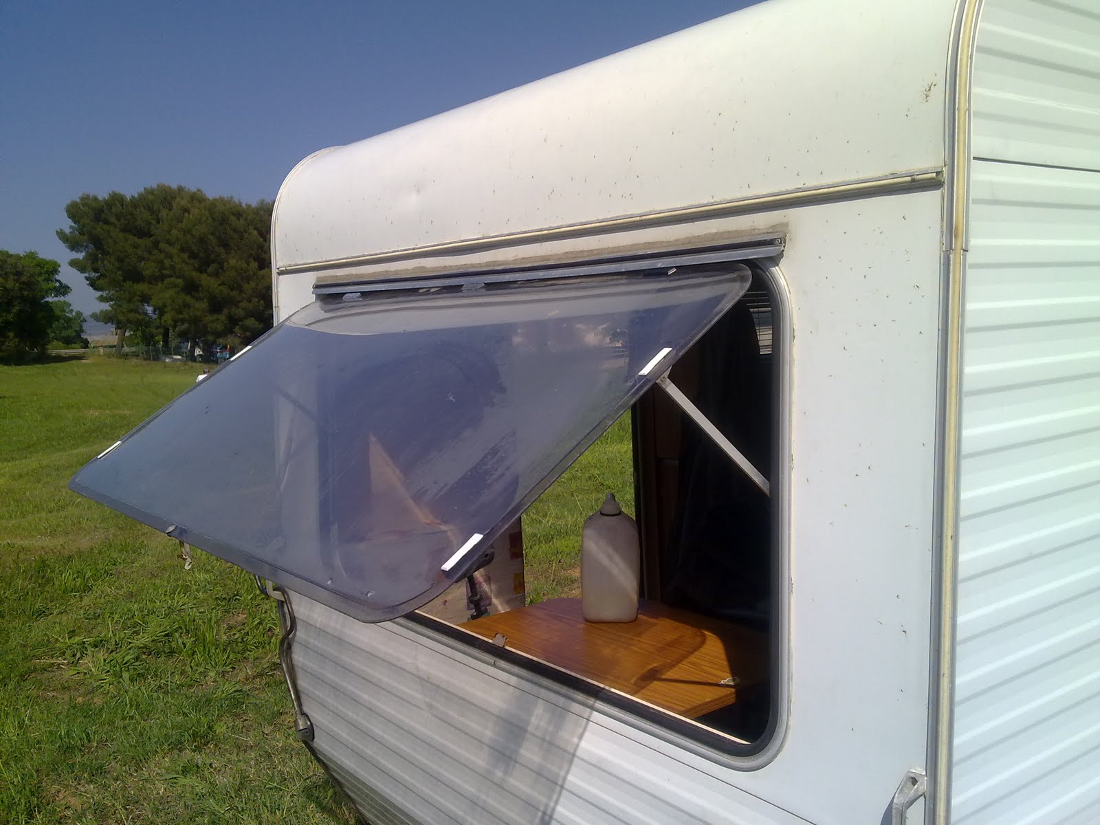 JonCaravane Réparation de la baie