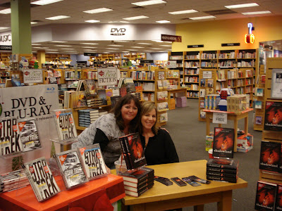 ALYSON NOEL book signing event