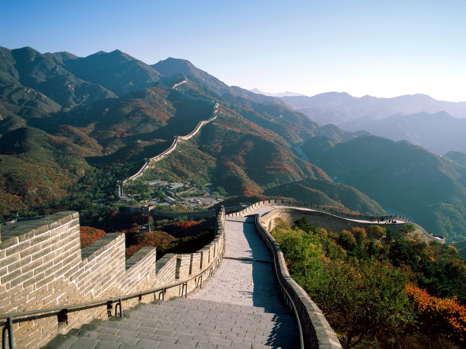 http://4.bp.blogspot.com/_2UbsSBz9ckE/Svnk-OaYkUI/AAAAAAAAAaY/5ifsK-qZdys/s1600/The+Great+Wall+of+China.jpg