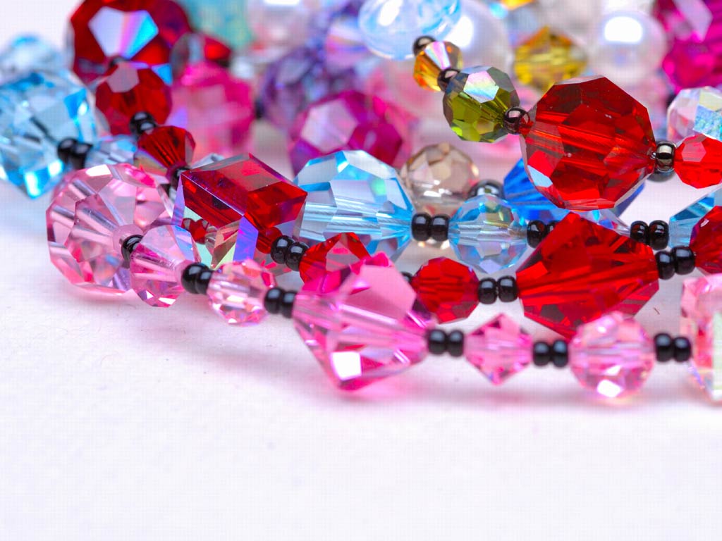 Charming beads. Красивые Бусины. Стеклянные бусы. Красивые бусинки. Бусины стеклянные.