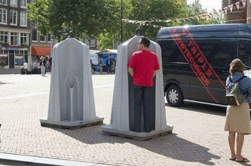 Photo : 公衆的すぎる公衆トイレ