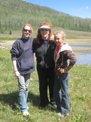 my mom and sis...kaitlen and geneenie...