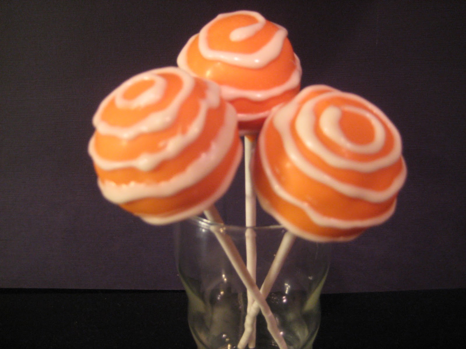 Thank Heaven for Little Swirls Orange Creamsicle Cake Pops