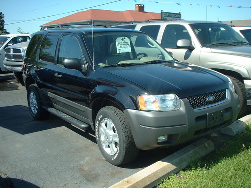 St Charles First Cars: 2003 Ford Escape XLT 4x4********SOLD**********