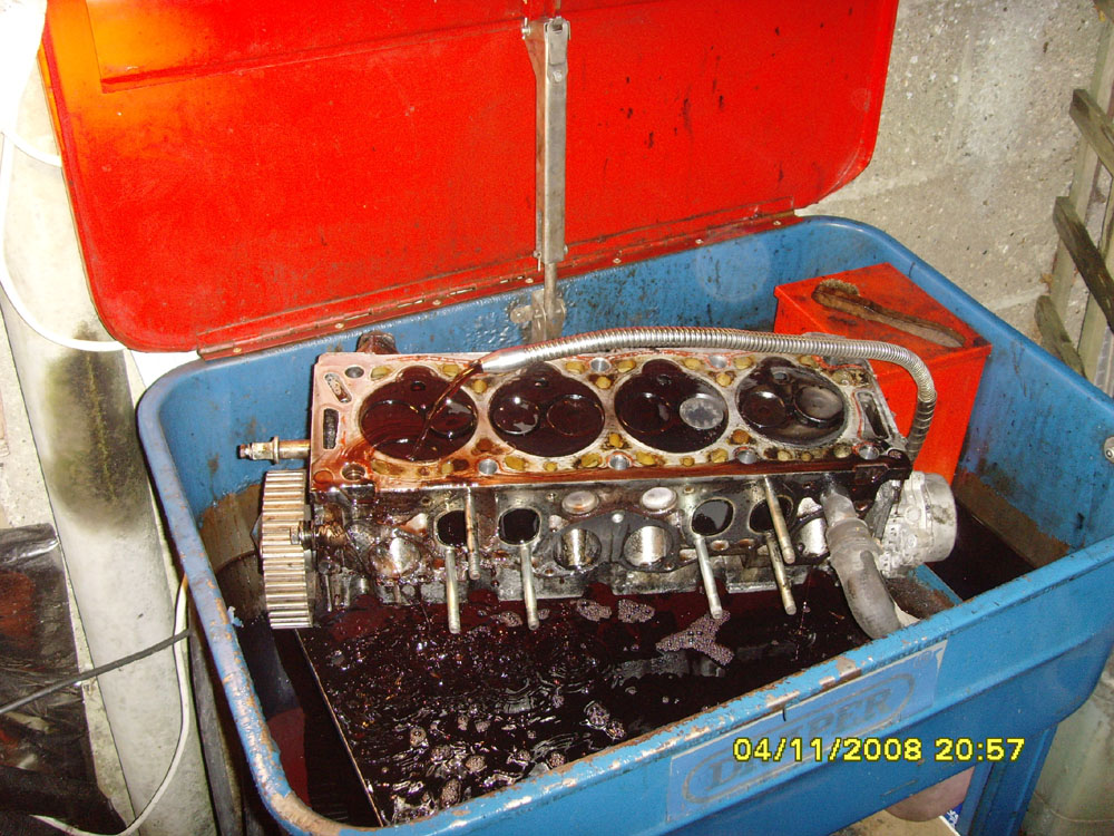 [engine+2+head+2.jpg]