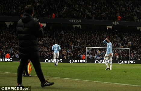 [article-1244640-07EF7095000005DC-551_468x302.jpg]