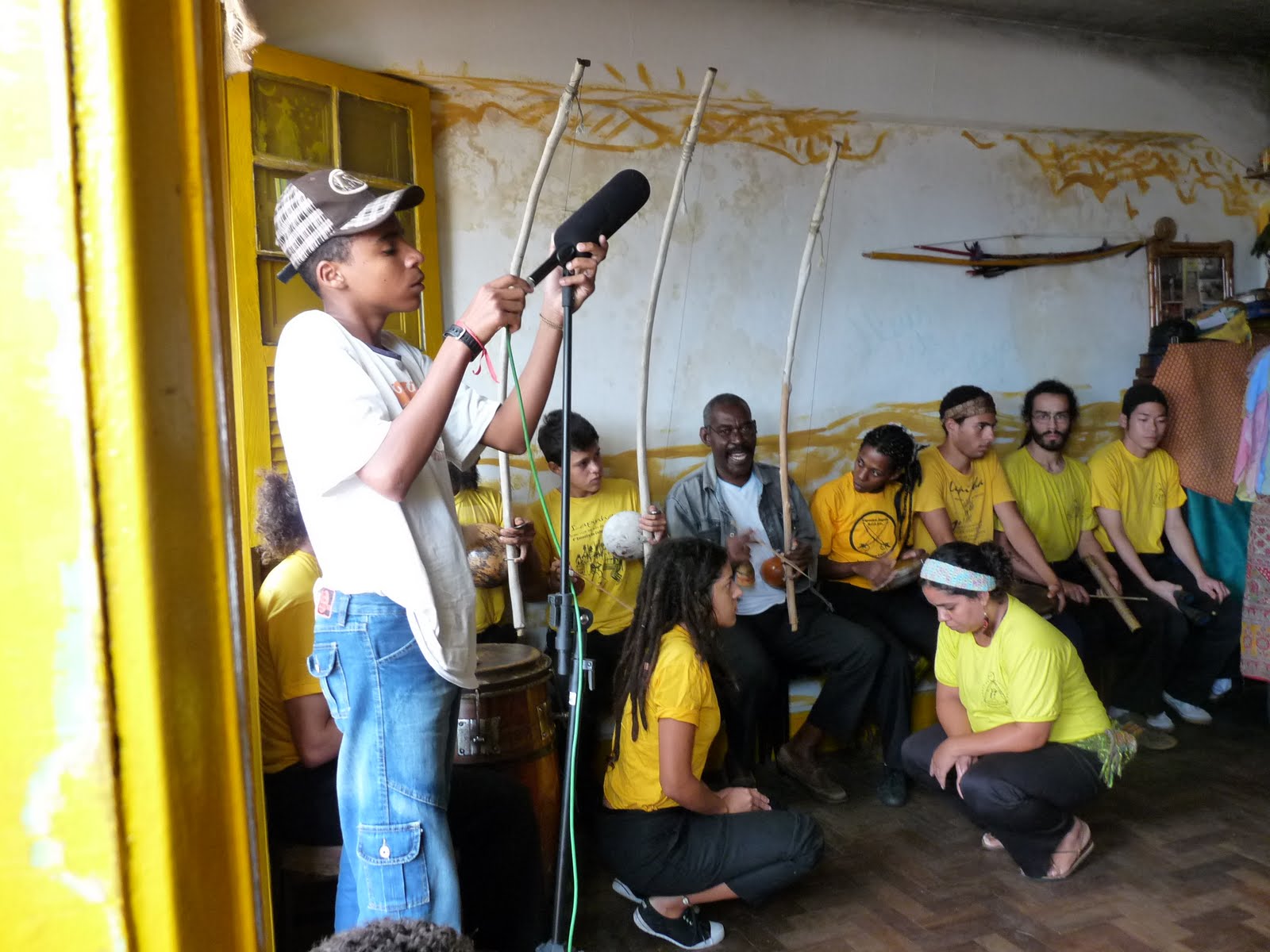 OFICIAL PAZ NO MUNDO CAMARÁ a Capoeira Angola e a volta que o mundo dá Oficina de Produção