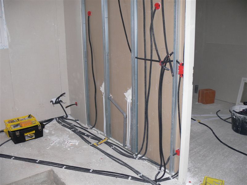LA CONSTRUCTION DE NOTRE MAISON PLACO, PLOMBERIE, ELECTRICITE SUITE (Juin 2010 / début