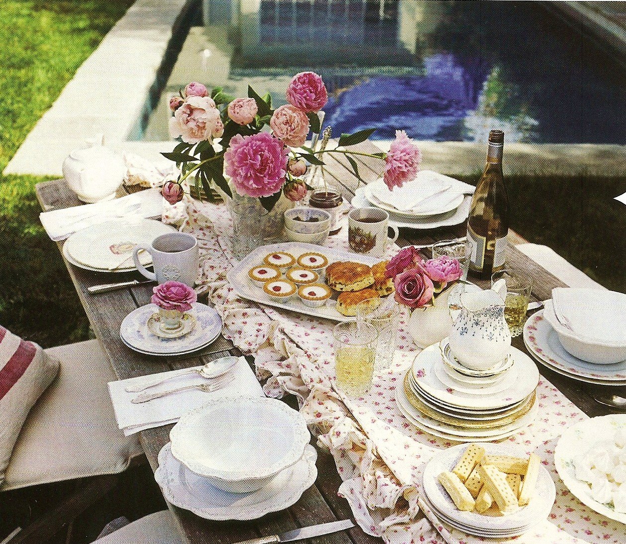 [tea_setting_house_beautiful.jpg]