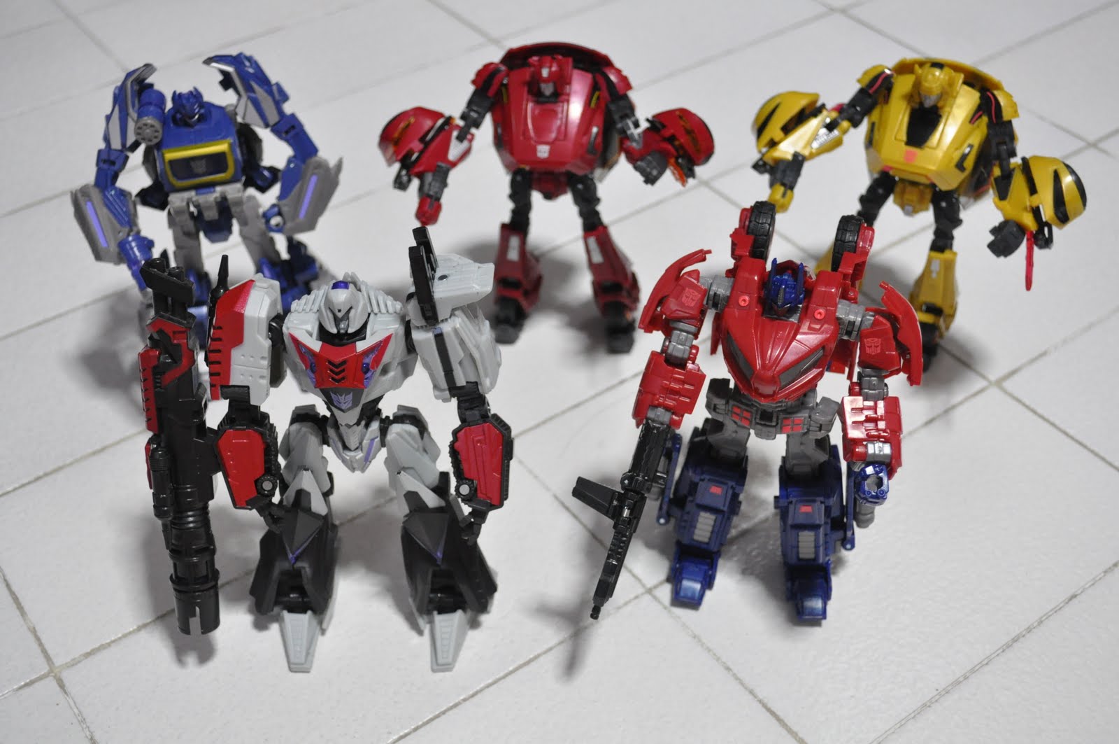 transformers war for cybertron toy list