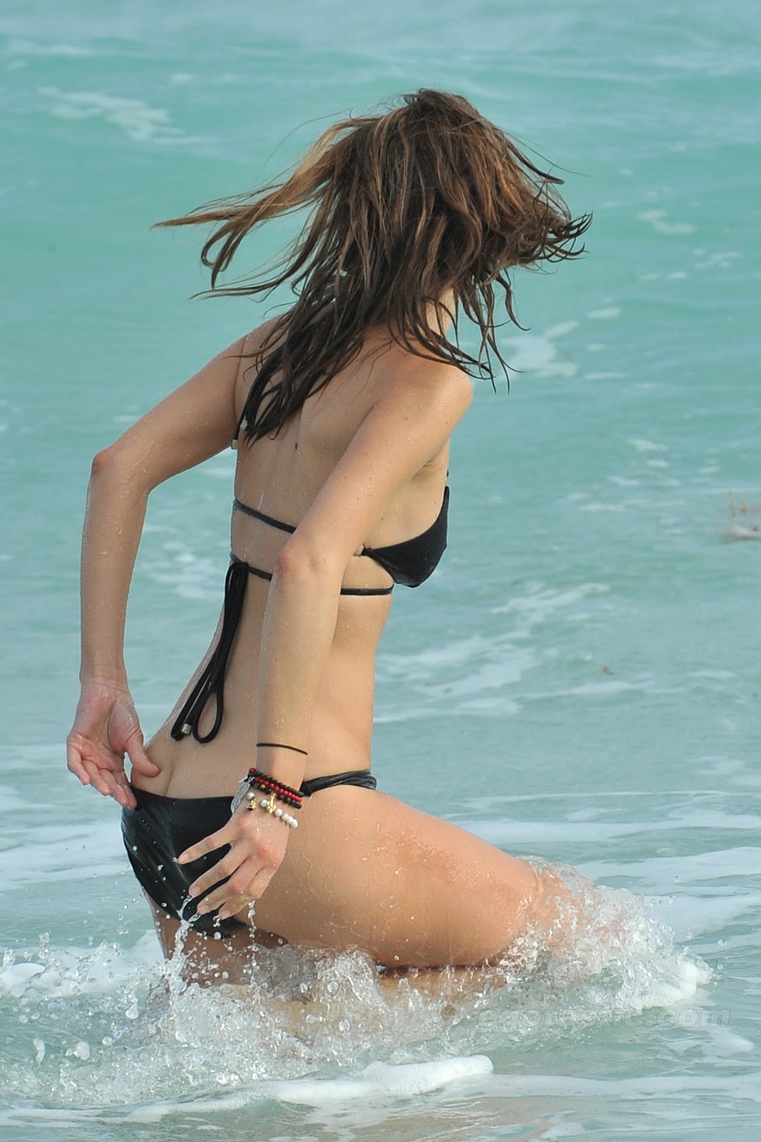 the fretelin celebrity news: Maria Menounos In Black Bikini At Miami Beach!...