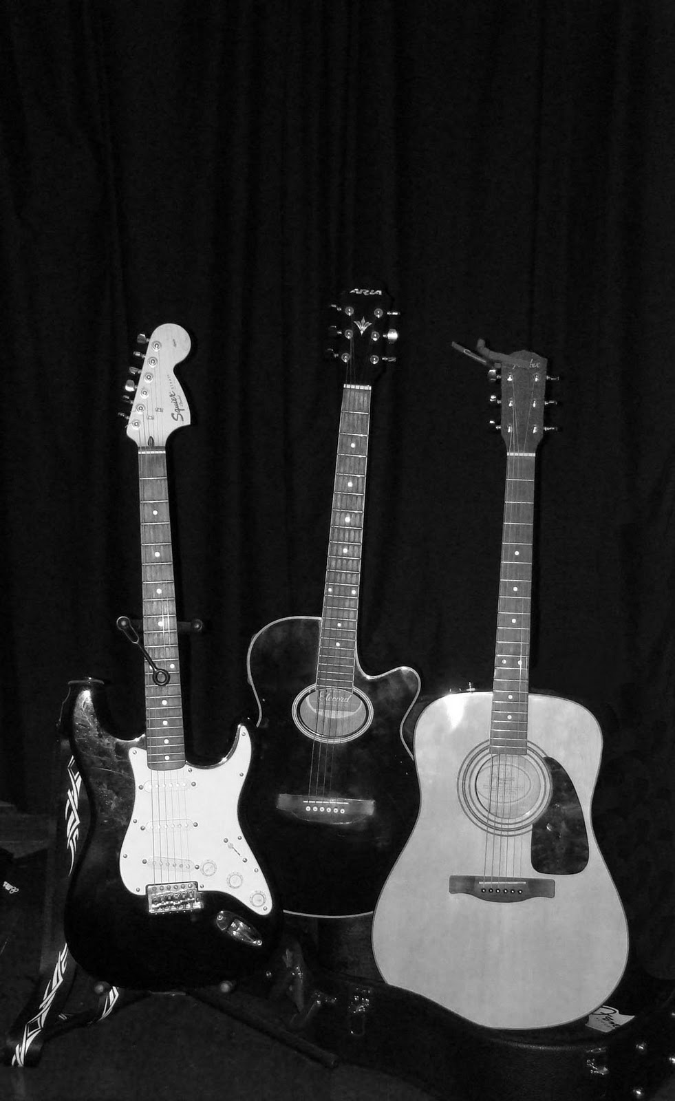 First electric guitar image