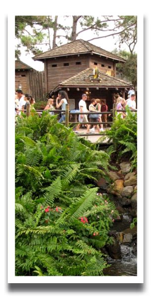 [Foxx+Frontierland+1.jpg]