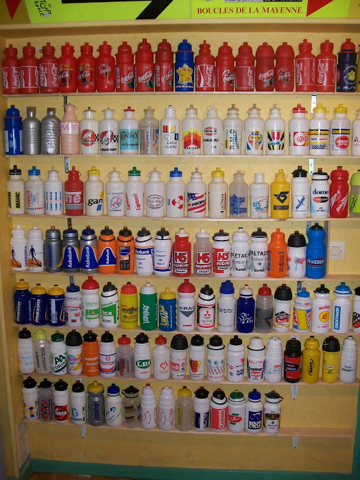 Lot De Deux Anciens Bidons De Cycliste Français - Années 40/50 - Métal Argenté