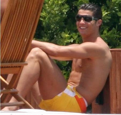 Cristiano Ronaldo New Haircuts Styles Pictures in 2009