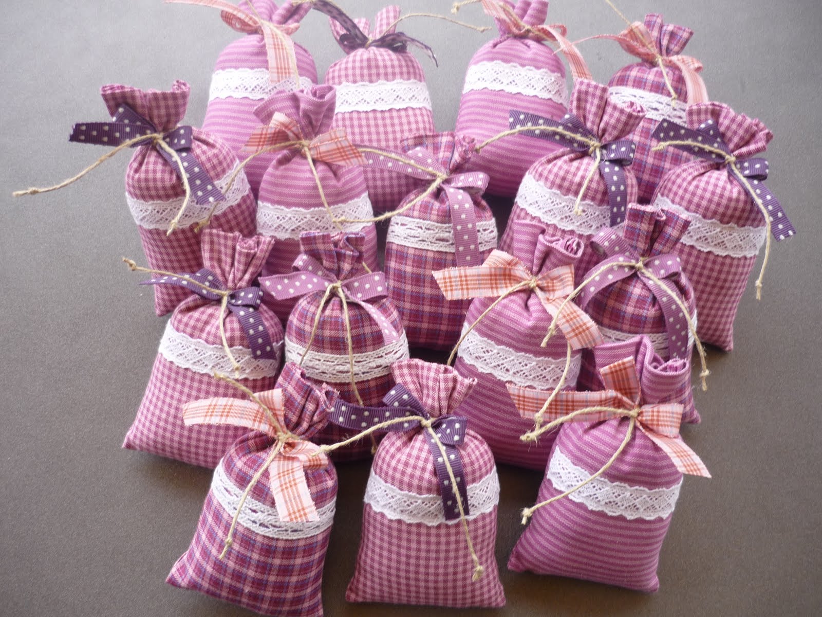 Stickliese: LILA Stickliese: LILA