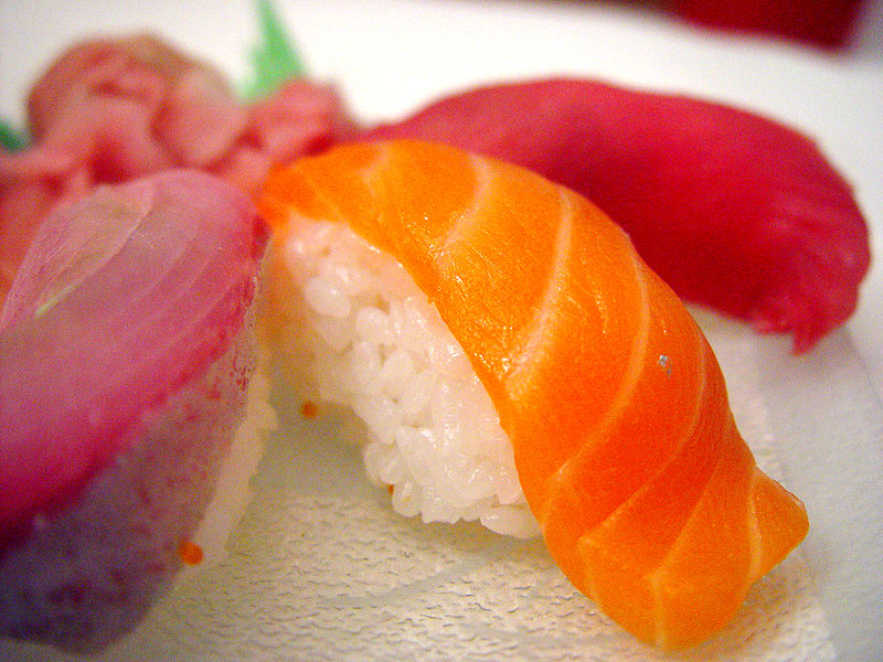 Sashimi com shoyu e jengibre para adelgazar