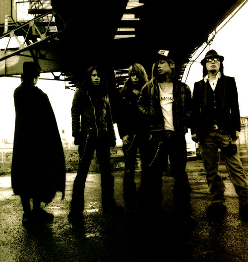 「JrocKsuicidE 」 Dir en Grey.